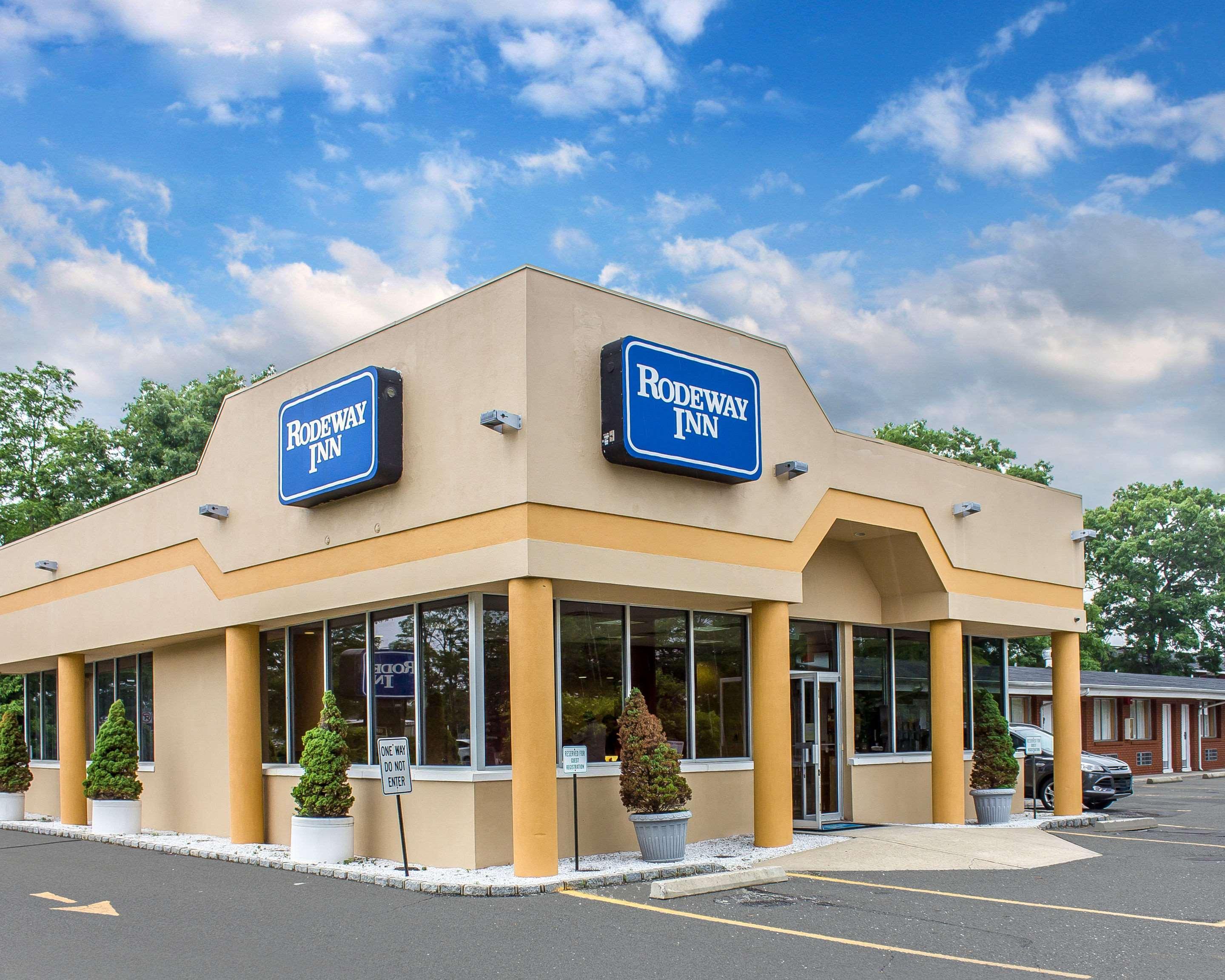 Rodeway Inn Macarthur Airport Ronkonkoma Eksteriør billede